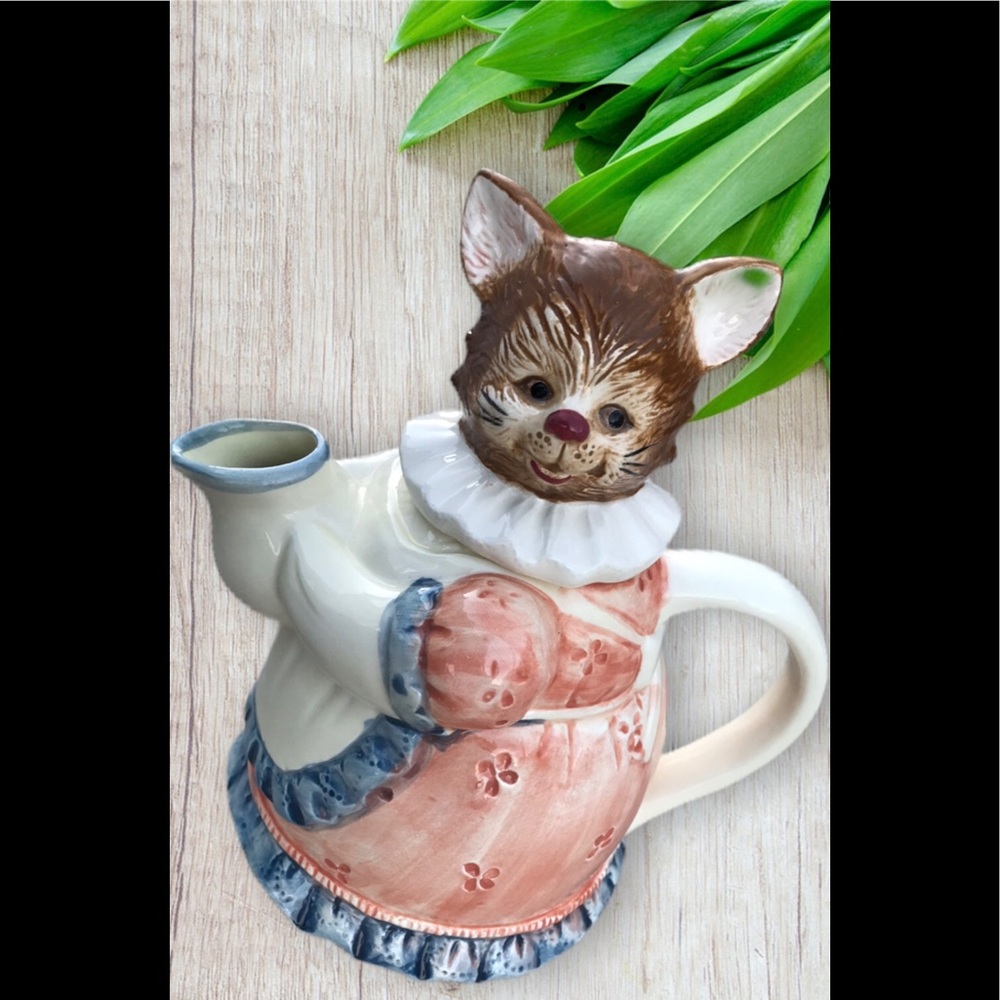💥Vintage💥 Mother Farm Cat ceramic 7.5” tea pot